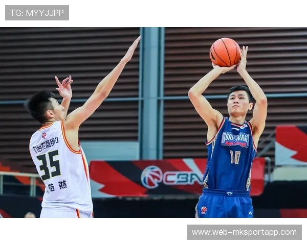 CBA三大动态：萨姆纳加盟广东在望，北京功勋老将退役，法耶成上海目标