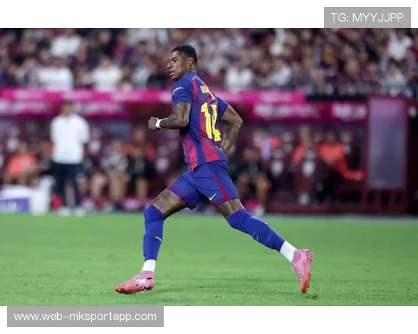 拉什福德在巴萨爆发引发热议，曼联球迷意见两极分化，拉什福德参加欧洲杯了吗