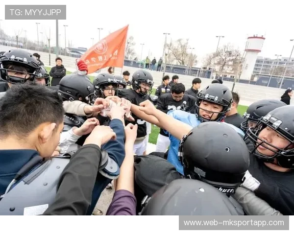 场内狂欢:运动员“冲刺到底”燃爆全场热血! 场内狂欢:运动员“冲刺到底”燃爆全场热血!