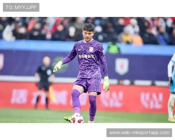 球员在媒体日的真实言论引发热议,足球媒体人 球员在媒体日的真实言论引发热议,足球媒体人